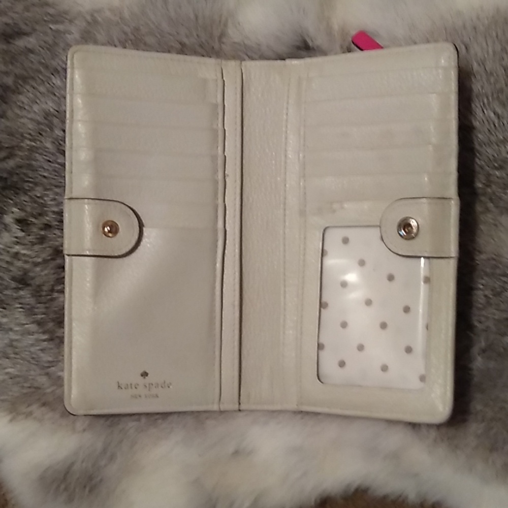 Kate Spade wallet - Picture 4 of 4